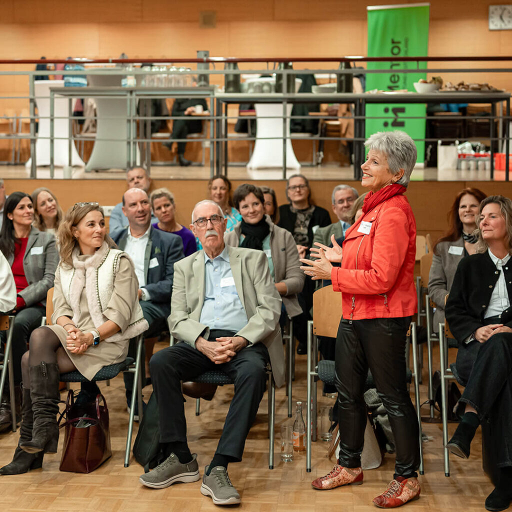 Mentorin aus dem Puplikum spricht