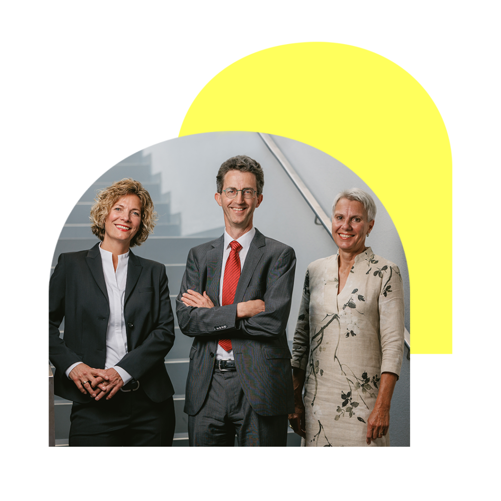 Petra Bialoncig Vorstand, Arnulf Heidegger, Vorstand und Dr. Sabine Adam, Stiftungsratsvorsitzende Werner und Erika Messmer Stiftung